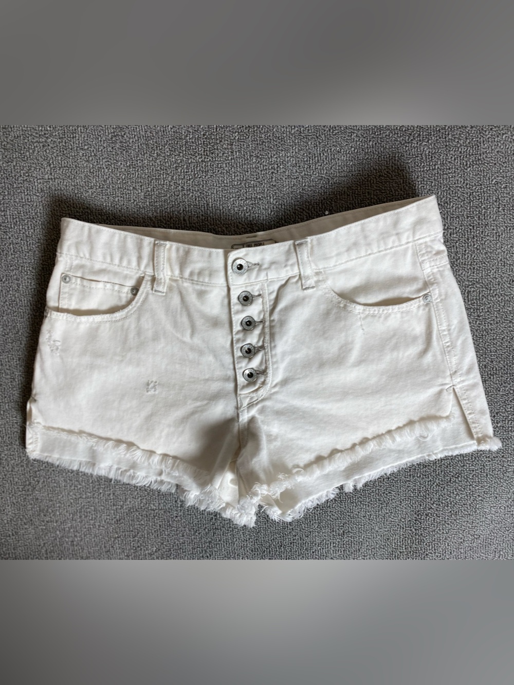 Free People Mid Rise Frayed Hem Button-Fly Denim Shorts- Summer Beach Vaction